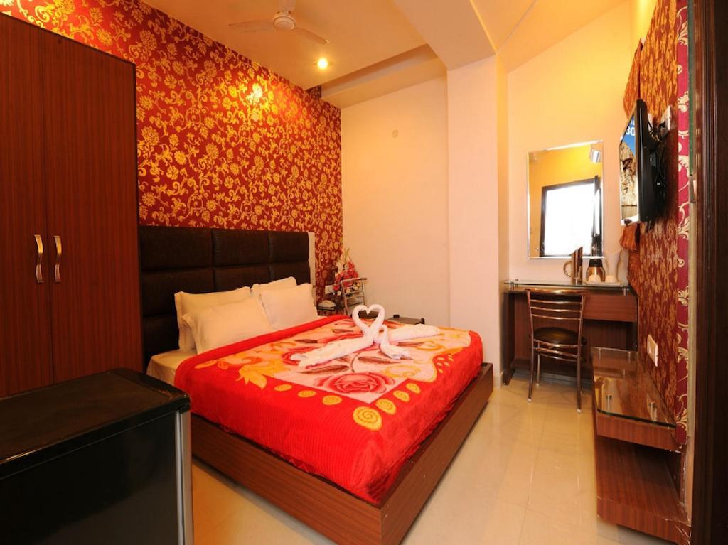 Hotel Pearl Inn & Suites Αμριτσάρ Δωμάτιο φωτογραφία
