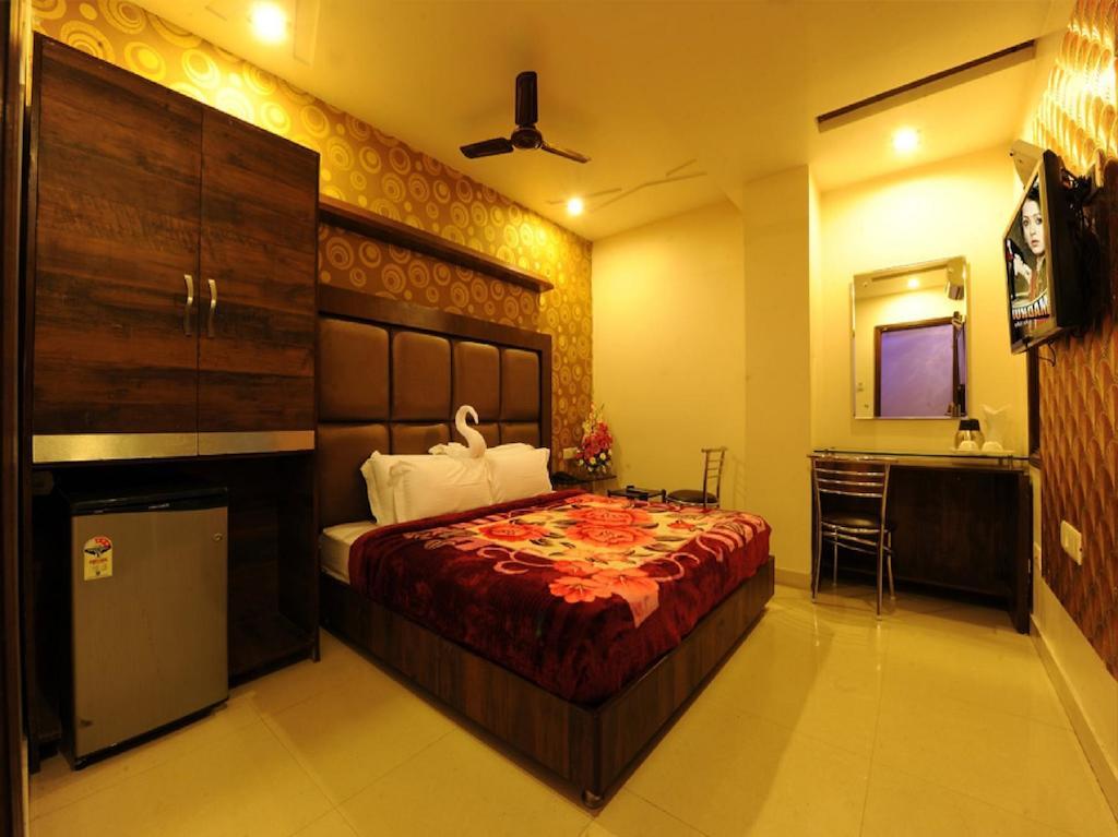 Hotel Pearl Inn & Suites Αμριτσάρ Δωμάτιο φωτογραφία