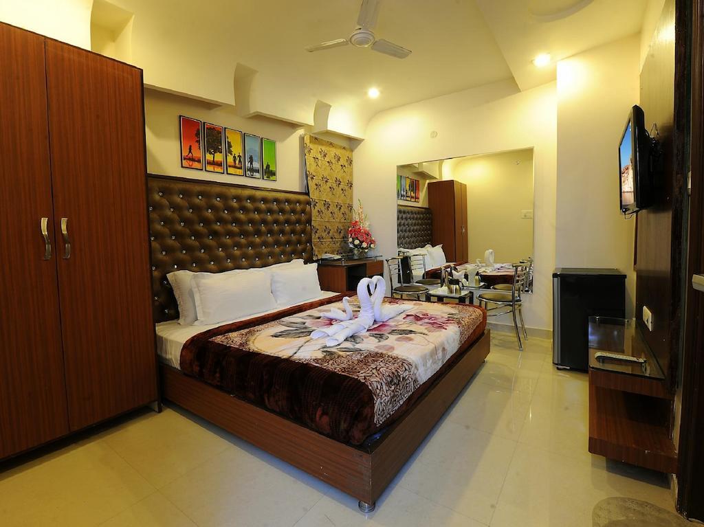 Hotel Pearl Inn & Suites Αμριτσάρ Δωμάτιο φωτογραφία